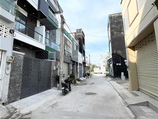 Bán nhà tại đường lò lu tp thủ đức. diện tích 50m2 (1 trệt 2 lầu) giá 5,750 tỷ.  0909 121 ***