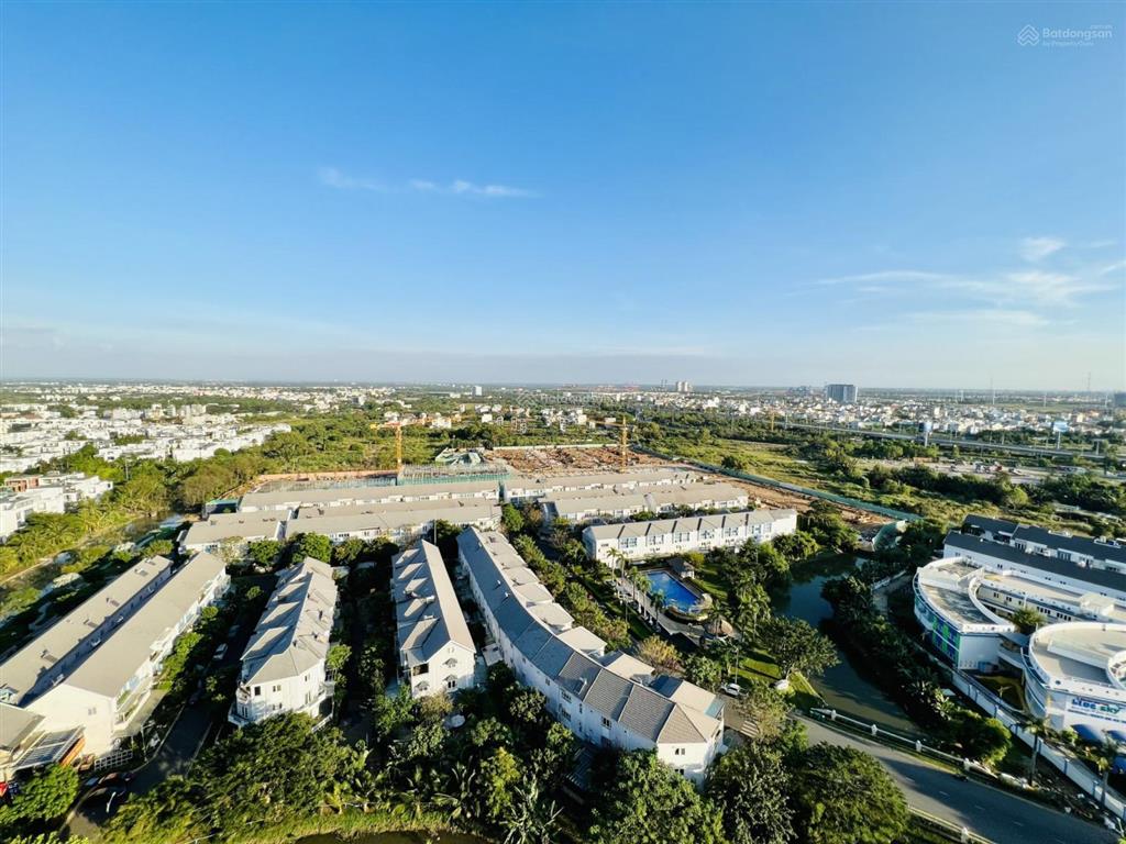 Bán nhà phố 100m2 tại mega ruby giá 14 tỷ.  tấn giàu 0909 121 ***