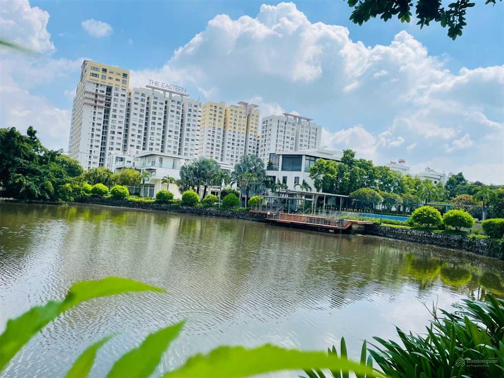 Độc bản cổng vào mặt tiền liên phường. lucasta villa  biệt thự khang điền. cần mua  0909 121 ***