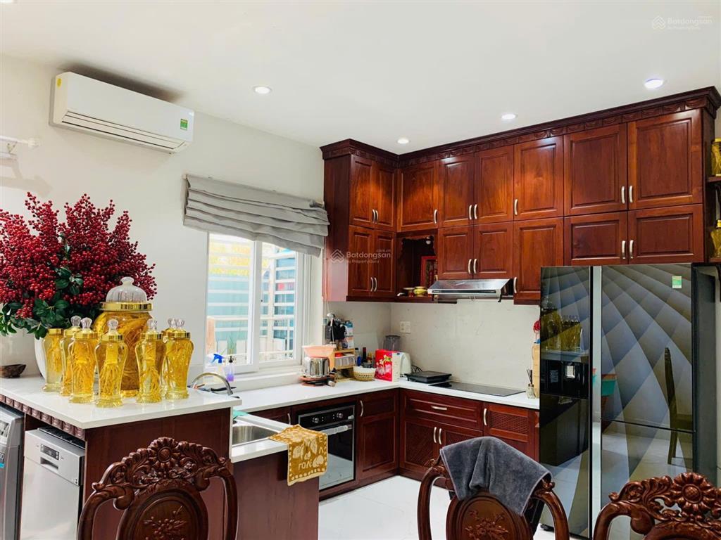 Bán nhà phố park riverside giá từ 9,5 tỷ.  tấn giàu 0909 121 ***
