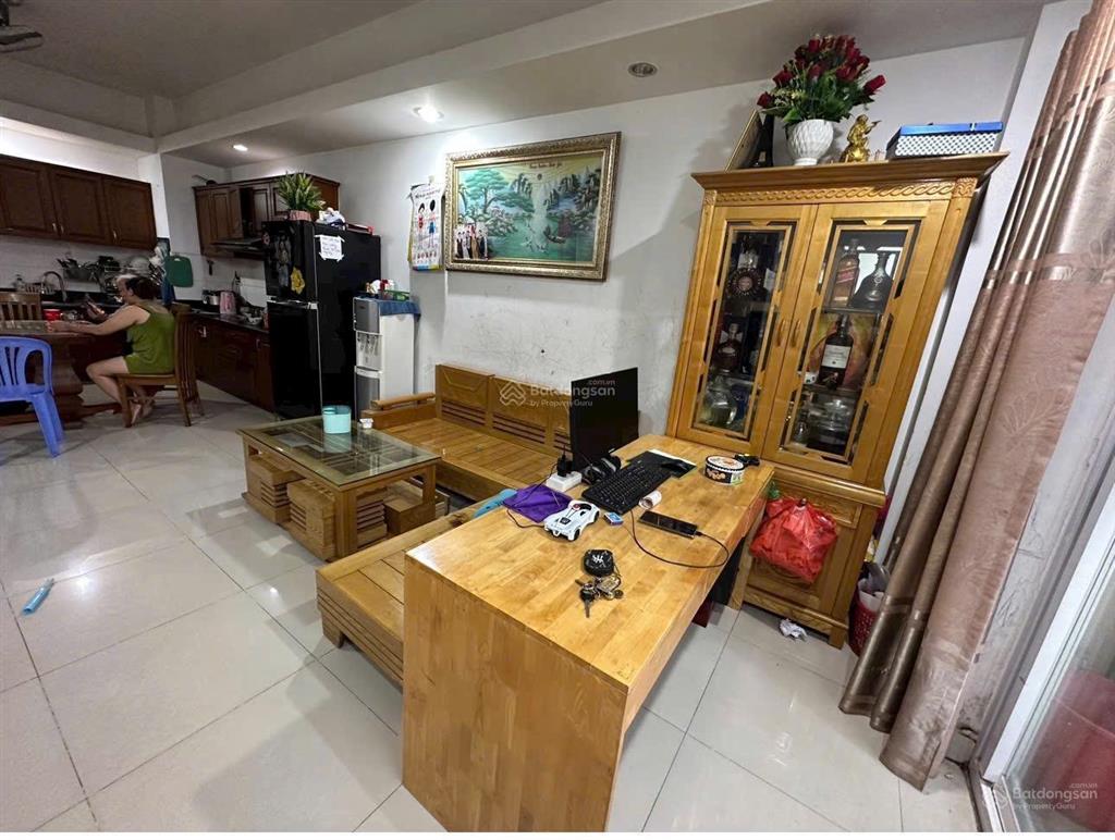 Cần bán chung cư res iii  ngay chợ tân mỹ q7.
view kđt phú mỹ hưng. 72m2, 2pn, sổ sẵn chỉ 3 tỷ 950