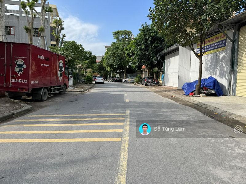 Cần bán 79,5m2 nhà c4 mặt phố chính trung, gia lâm. đường 13m ba ô tô tránh nhau