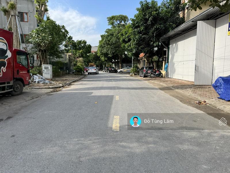 Cần bán 79,5m2 nhà c4 mặt phố chính trung, gia lâm. đường 13m ba ô tô tránh nhau