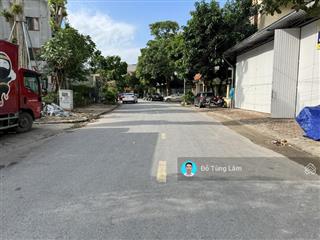 Cần bán 79,5m2 nhà c4 mặt phố chính trung, gia lâm. đường 13m ba ô tô tránh nhau