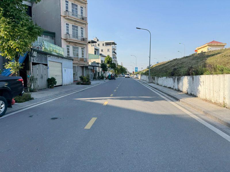 Bán Nhà 7 Tầng Thang Máy Phúc Lợi, 68,2m2 MT 6,2m, Kinh Doanh Vỉa Hè Khủng, Sổ Đỏ Chính Chủ