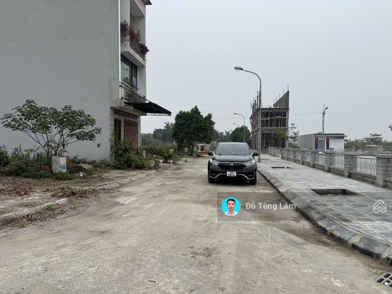 Chính chủ bán đất tđc ngọc động 80m2, đường 11m, cách vin 500m, view sân chơi thoáng đãng