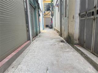 Bán gấp 50,8m2 đất ngõ 29 Phố Trạm. Cách 50m ra vườn hoa và mặt Phố, 150m ra cầu Vĩnh Tuy