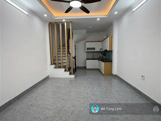 Bán nhà việt hưng 30m2 x 5t  cách 1 nhà ra ô tô tránh  sát chợ kim quan  nở hậu đẹp