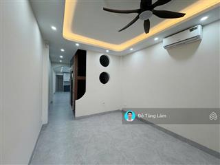 Bán 69m2 nhà 4 tầng, thang máy, 5pn sát chợ diêm gỗ, việt hưng. chỗ đỗ xe miễn phí cách nhà 30m