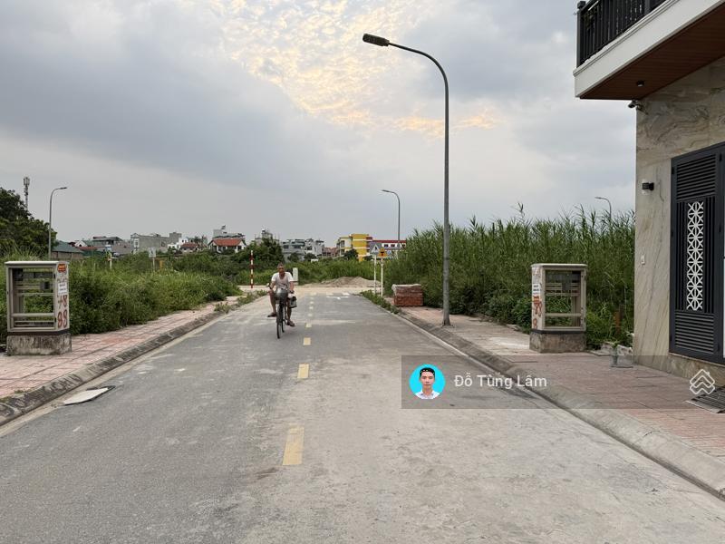 Đất đấu giá cự khối 74,5m2 2 mặt tiền trước sau  ô tô tránh  vị trí đắc địa nhất dãy tt2