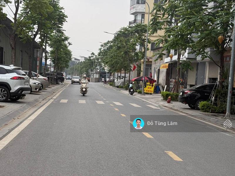Bán 35,3m2 nhà c4 mặt phố lê đại  2 mặt đường trước sau  kinh doanh sầm uất  nằm giữa 2 kđt