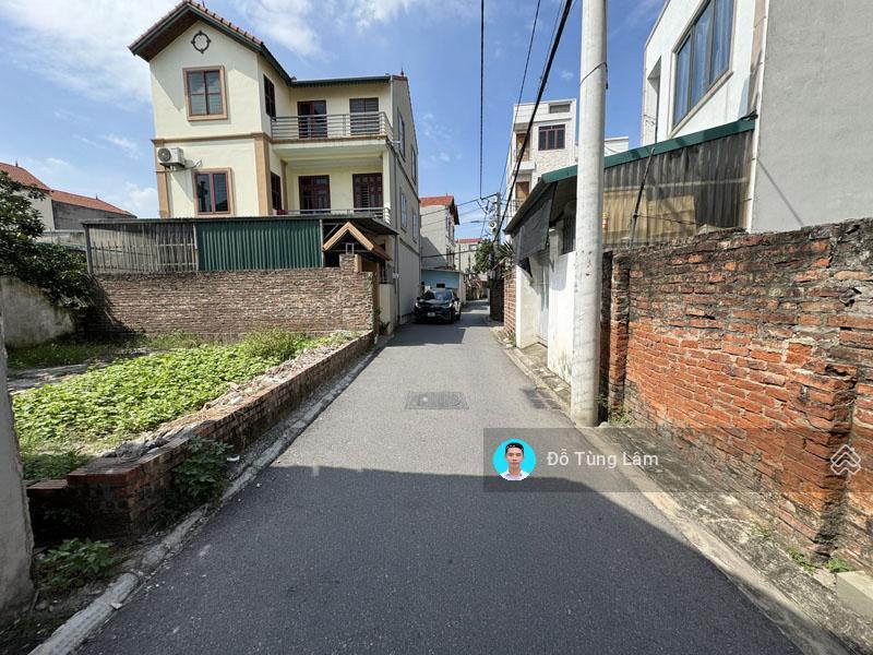 Cần tiền bán gấp căn góc 63,3m2 nhà 5 tầng, thang máy, mặt đường thôn lê xá. đường 5m, ô tô vào nhà