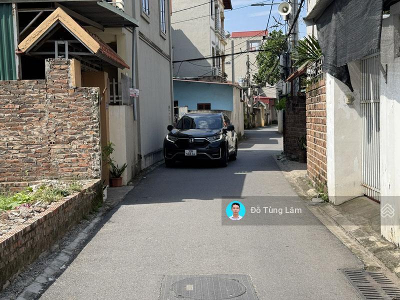 Cần tiền bán gấp căn góc 63,3m2 nhà 5 tầng, thang máy, mặt đường thôn lê xá. đường 5m, ô tô vào nhà