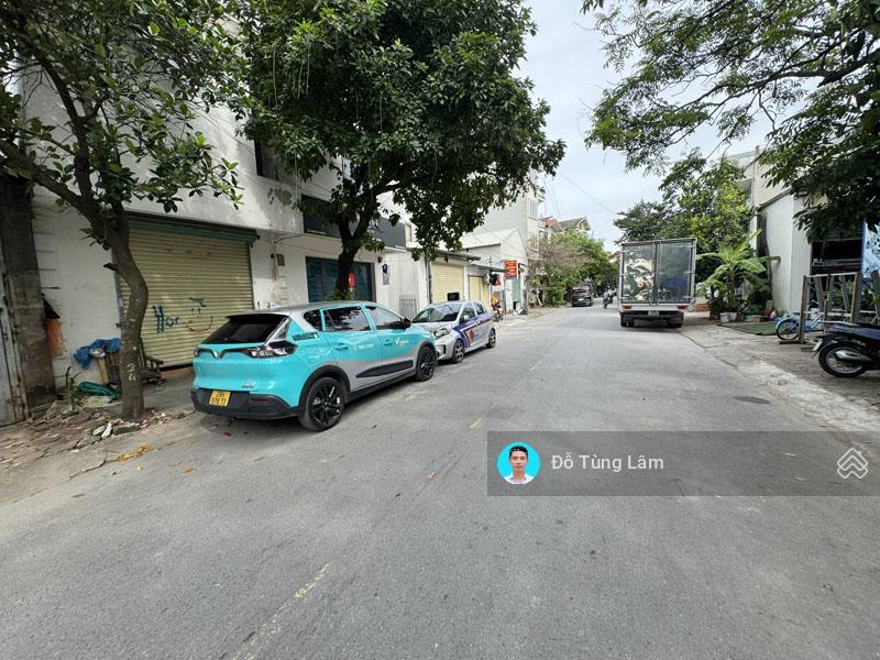 Cần bán 107m2 đất mặt phố chính trung, gia lâm. đường rộng 15m, cách trung tâm hành chính 2 phút