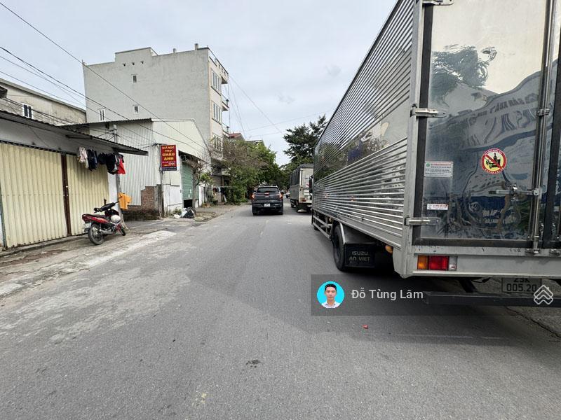 Cần bán 107m2 đất mặt phố chính trung, gia lâm. đường rộng 15m, cách trung tâm hành chính 2 phút