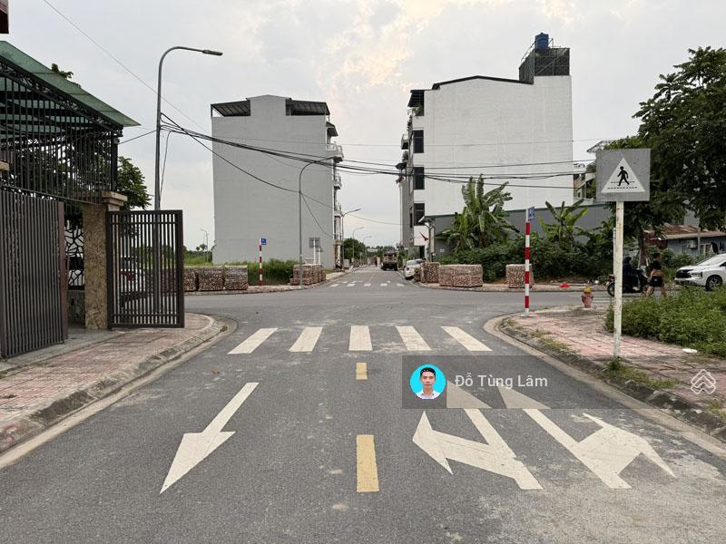 Đất đấu giá cự khối 74,5m2 hiếm có 2 mặt tiền trước sau  đường 13m có vỉa hè  sát hồ điều hòa