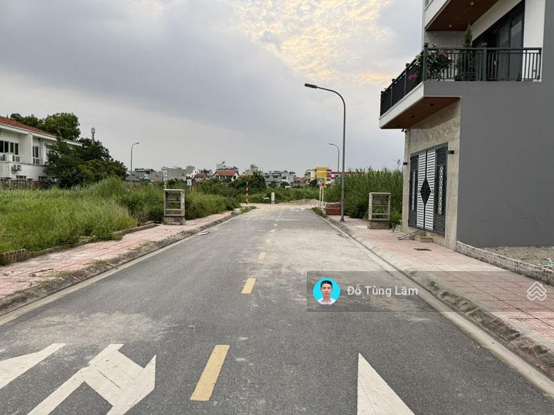 Đất đấu giá cự khối 74,5m2 hiếm có 2 mặt tiền trước sau  đường 13m có vỉa hè  sát hồ điều hòa