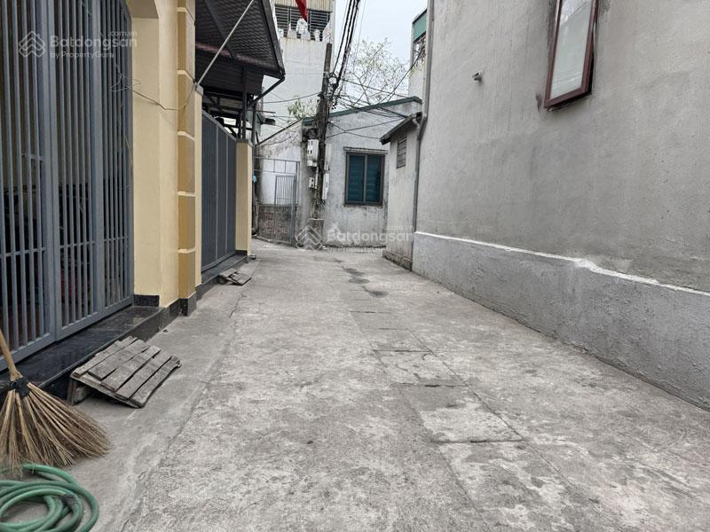Cần bán lô góc 40m2 đất làng vàng, gia lâm. khổ đất đẹp, dân cư đông đúc, tiện ích đầy đủ