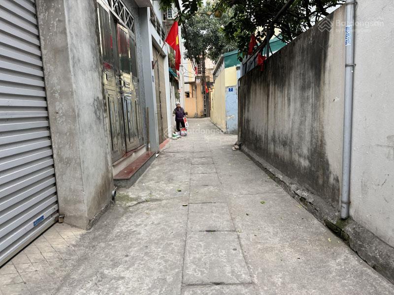 Cần bán lô góc 40m2 đất làng vàng, gia lâm. khổ đất đẹp, dân cư đông đúc, tiện ích đầy đủ