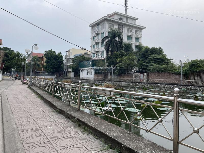 Bán đất phúc lợi long biên 35m2 view hồ thoáng mát, đường thông ô tô tránh, gần trường học