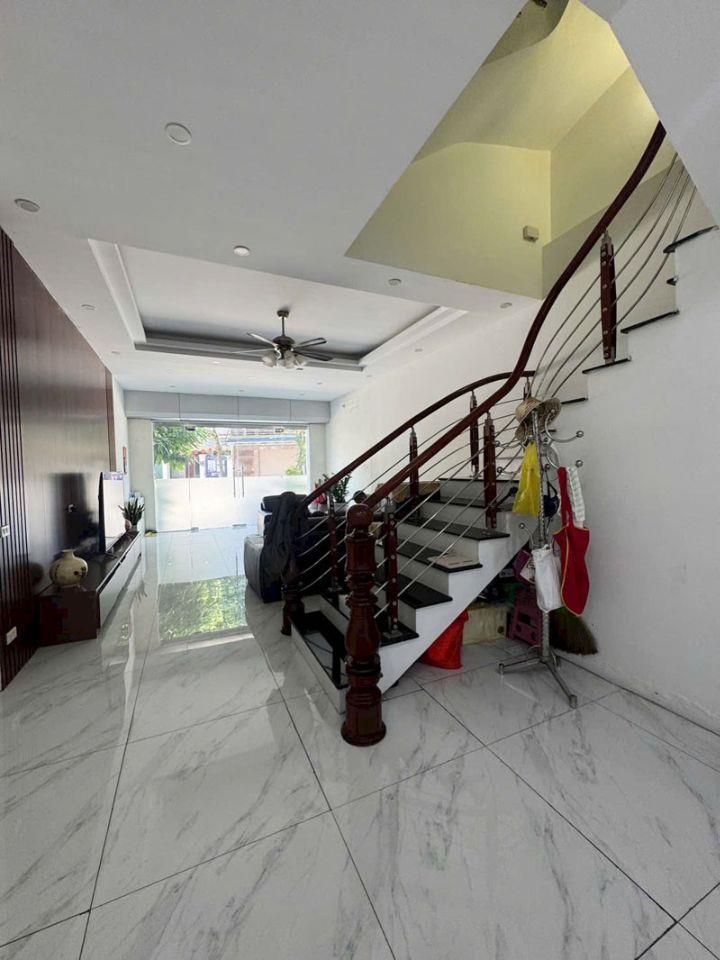 Bán Nhà Giang Biên Long Biên 75m2, 5 Tầng, Ô Chờ Thang Máy, Giá Tốt Nhất 2026