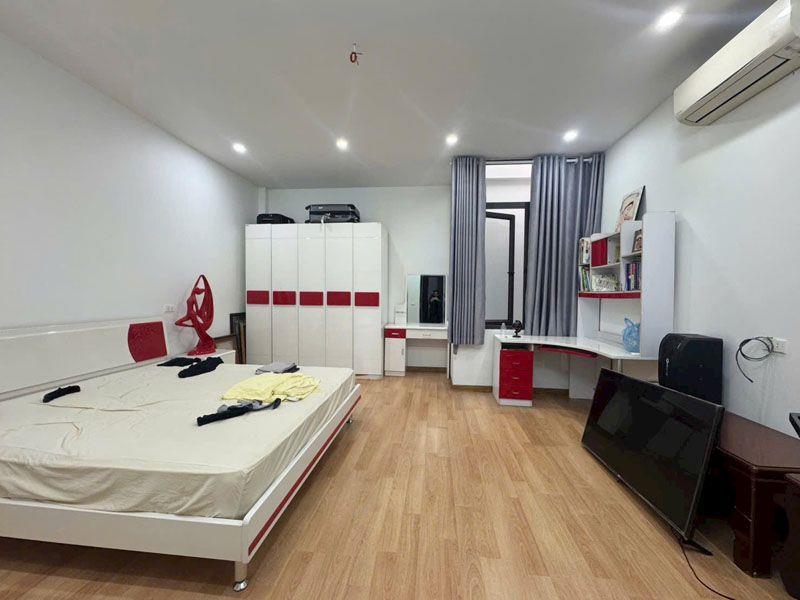 Bán Nhà Giang Biên Long Biên 75m2, 5 Tầng, Ô Chờ Thang Máy, Giá Tốt Nhất 2026