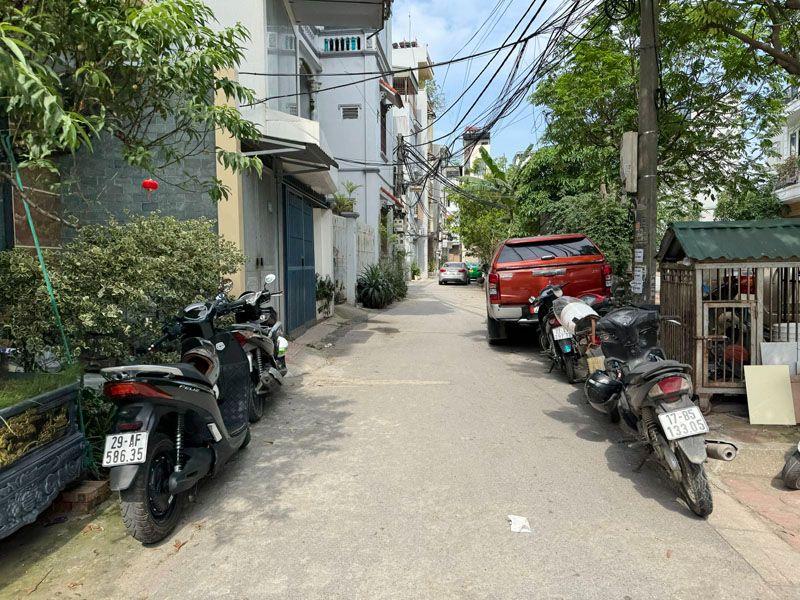 Bán 55m2 nhà C4 Thượng Thanh ngõ thông ô tô đỗ cửa. View công viên thoáng sáng vĩnh viễn