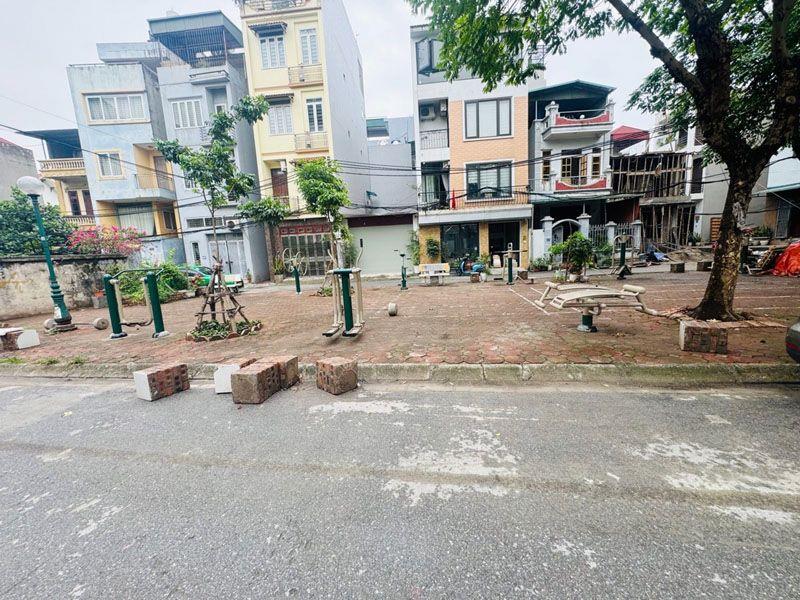 Bán 55m2 nhà C4 Thượng Thanh ngõ thông ô tô đỗ cửa. View công viên thoáng sáng vĩnh viễn