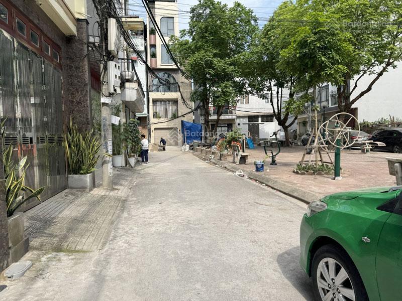 Bán 55m2 nhà c4 thượng thanh ngõ thông ô tô đỗ cửa. view công viên thoáng sáng vĩnh viễn