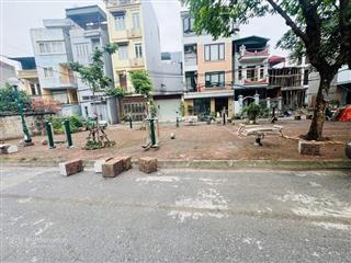 Bán 55m2 nhà c4 thượng thanh ngõ thông ô tô đỗ cửa. view công viên thoáng sáng vĩnh viễn