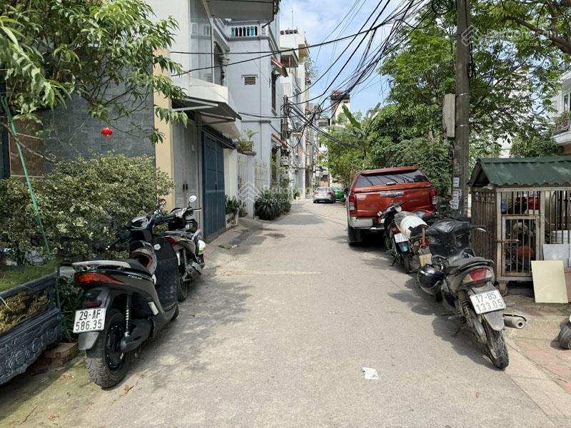 Bán 55m2 nhà c4 thượng thanh ngõ thông ô tô đỗ cửa. view công viên thoáng sáng vĩnh viễn