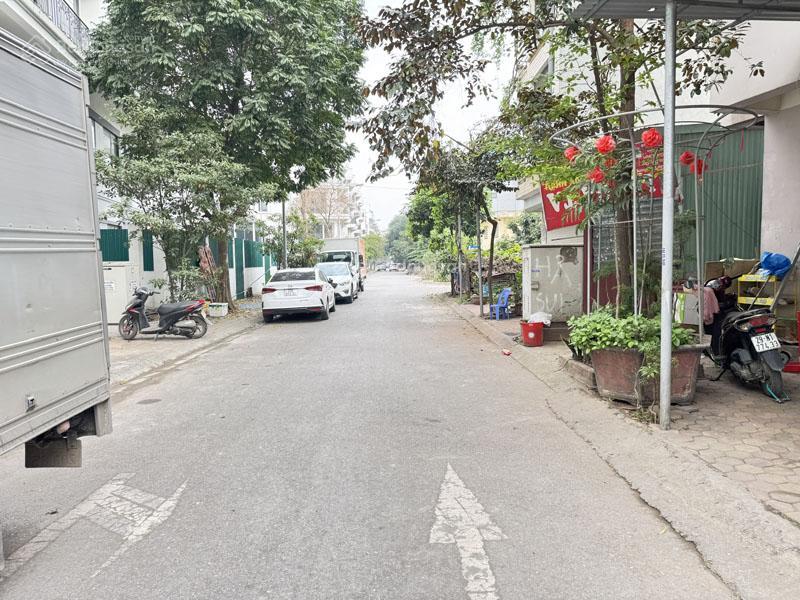 Bán đất tđc trâu quỳ 113m2 nở hậu, đường 11m đối diện shophouse metropolitan