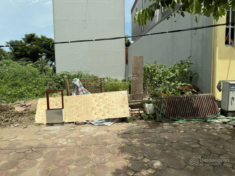 Bán đất tđc trâu quỳ 32,7m2 vỉa hè 12m kinh doanh tốt, sát vinhomes, sổ đỏ chính chủ