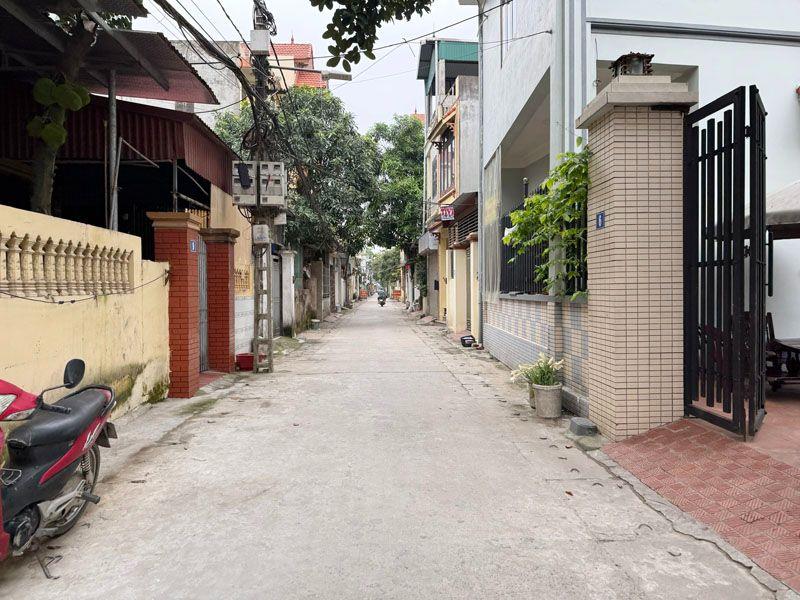 Cần bán 89,5m2 đất thổ cư thôn Đổng Xuyên. Đường 3,5m, thông ô tô 7 chỗ vào đất