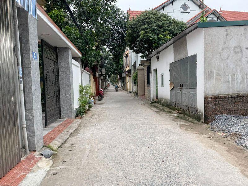 Cần bán 89,5m2 đất thổ cư thôn Đổng Xuyên. Đường 3,5m, thông ô tô 7 chỗ vào đất