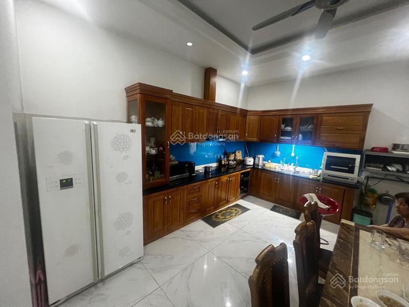 Sang mỹ định cư  bán nhà giang biên 75m2 x 5 tầng đường 13,5m, gần trường chợ