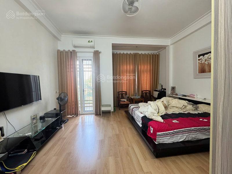 Sang mỹ định cư  bán nhà giang biên 75m2 x 5 tầng đường 13,5m, gần trường chợ