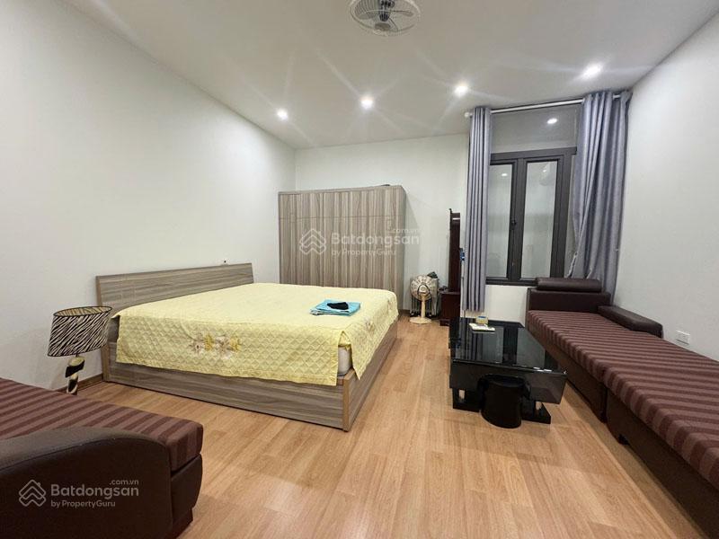 Sang mỹ định cư  bán nhà giang biên 75m2 x 5 tầng đường 13,5m, gần trường chợ
