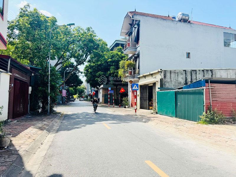 Cần bán 100m2 nhà c4 mặt phố nguyễn văn hưởng. khu dân trí cao, an ninh tốt, tiện ích nhiều
