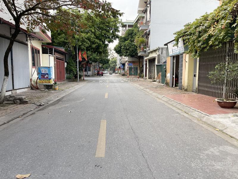 Cần bán 100m2 nhà c4 mặt phố nguyễn văn hưởng. khu dân trí cao, an ninh tốt, tiện ích nhiều