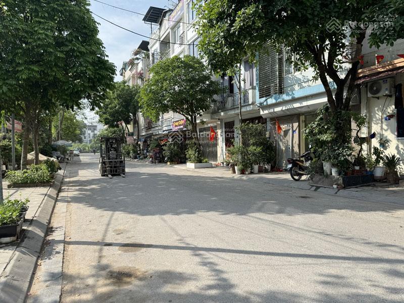 Hiếm có khó tìm! mặt phố thanh am  đặng vũ hỷ 76,22m2, mặt tiền 8m nở hậu, vỉa hè rộng 5m