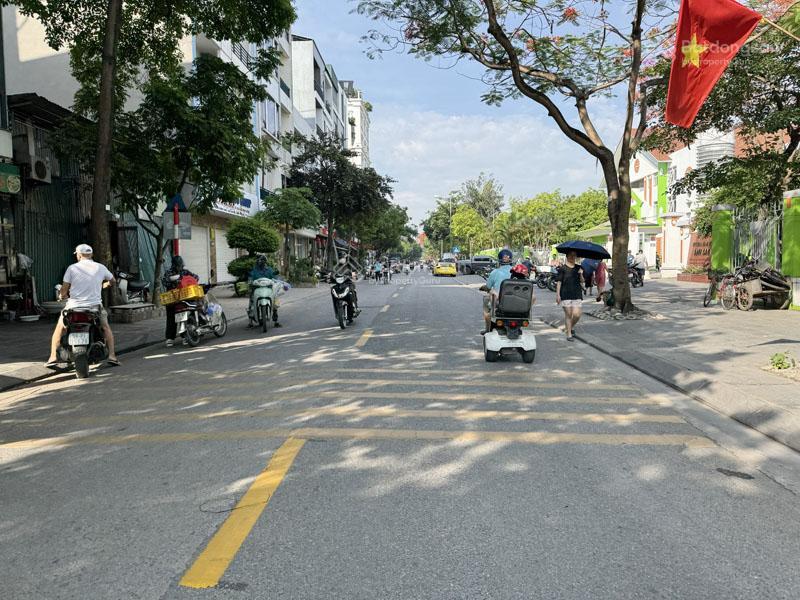 Hiếm có khó tìm! mặt phố thanh am  đặng vũ hỷ 76,22m2, mặt tiền 8m nở hậu, vỉa hè rộng 5m
