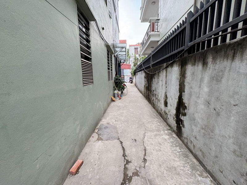 Bán Đất Kẻ Tạnh Giang Biên 40m2 Vuông Vắn - Cách 20m Ra Đường Ô Tô Tránh
