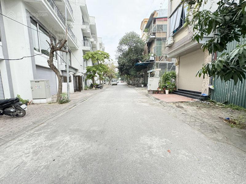 Cần bán shophouse metropolitan, gia lâm 60,5m2 nhà thô 5 tầng, đang cho thuê 10tr/tháng