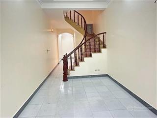 Bán nhà thanh am  long biên 44m2 nhà 3 tầng, đường 3 ô tô, kinh doanh đỉnh, gần hồ & đường 40m