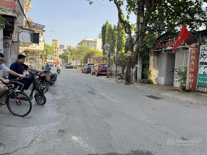 Bán đất mặt phố hoa lâm 100m2 đất vàng kinh doanh, sát đường ngô gia tự