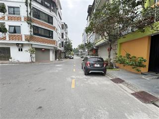 Bán nhà lô góc tđc giang biên 40m2x4 tầng  view công viên  kinh doanh tốt  cách phố 20m