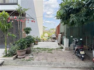 Bán đất tái định cư trâu quỳ 32,7m2, đường 12m thông phố thành trung, sát vinhomes gia lâm