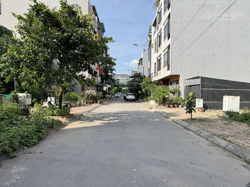 Bán đất tđc trâu quỳ 98m2 mặt tiền rộng thích hợp xây vp, đường 12m thông nguyễn mậu tài