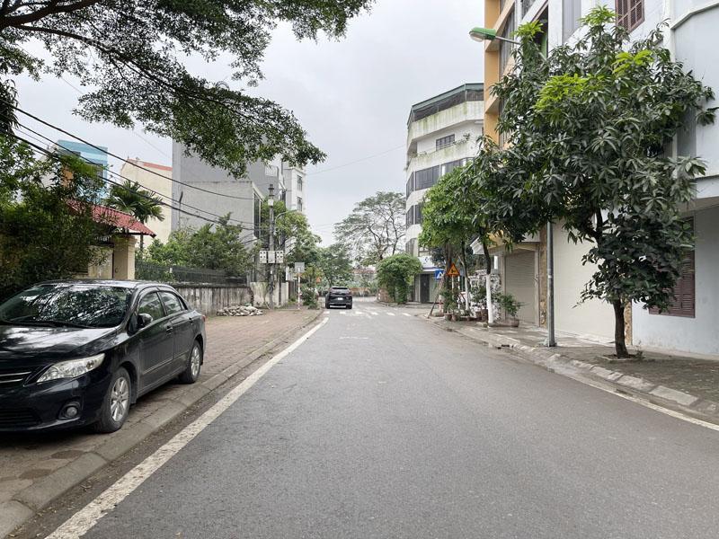 Cần bán đất tđc x6 thạch bàn long biên 100m2, mặt tiền 6,67m, view vườn hoa